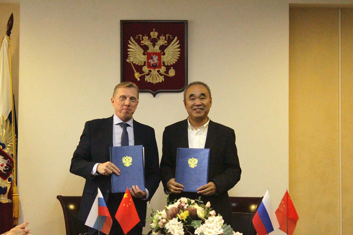The St. Petersburg University of Management Technologies and Economics signed a cooperation agreement with Dalian University